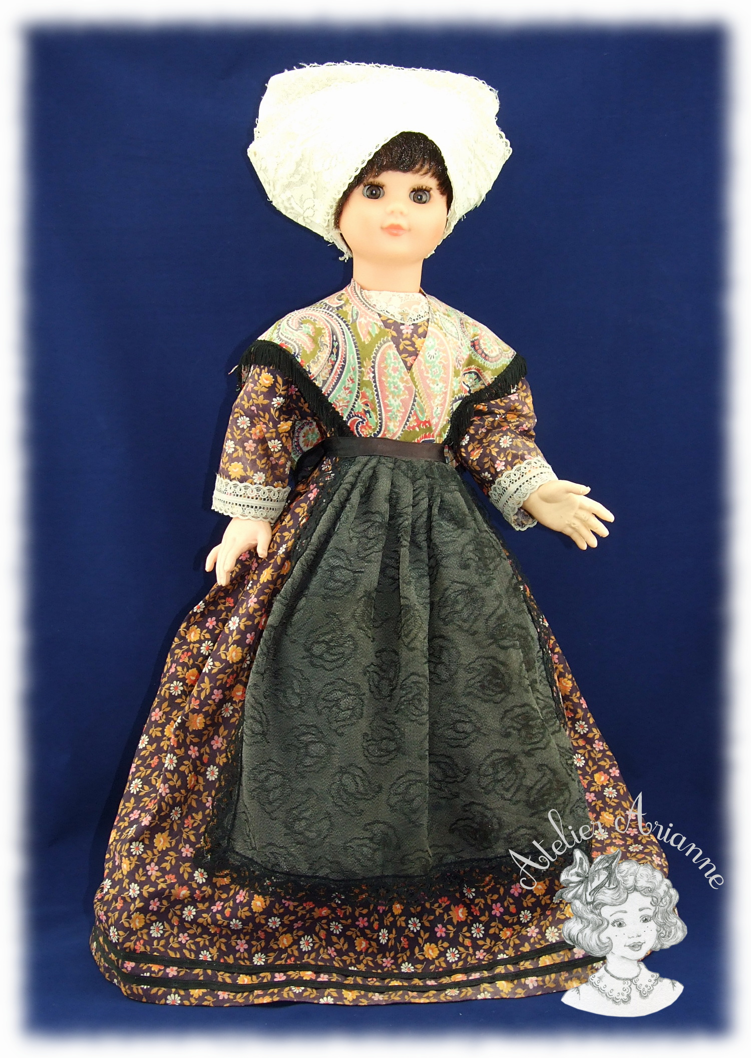 Sylvie une poupée de marque Petitcollin la tenue de l’Île d’Oléron