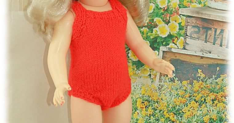 Tenue pour poupée Marie-Françoise de Modes et Travaux Juillet 1974