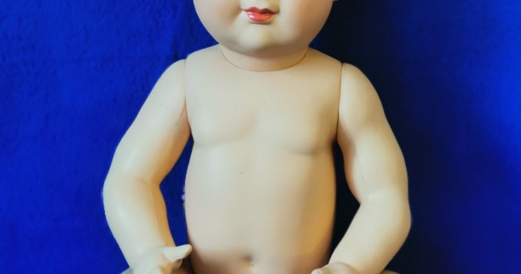Clinique des poupées – une seconde vie pour la baigneur de Petitcollin