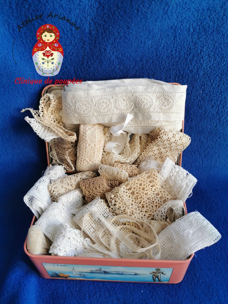 Atelier Arianne-Mus&eacute;e de poup&eacute;es- Don superbes dentelles d'&eacute;poque.