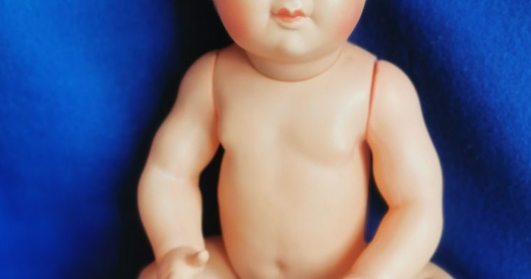 Réparation d’un baigneur Petitcollin en celluloïd.