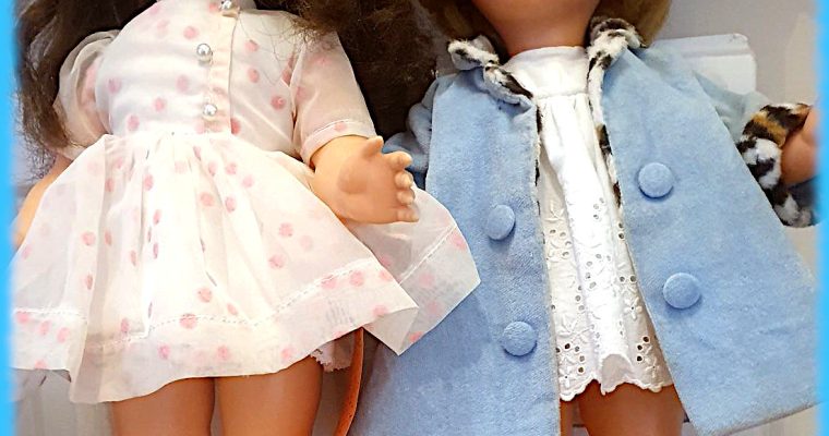 Série : TOUS ENSEMBLE DANS LA VIE DU MUSÉE « Présentation des poupées dans leurs vêtements d’origine » Poupées Bella