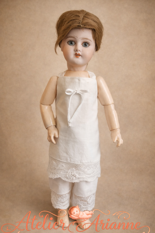  Lingerie poupée en biscuit de Limoges