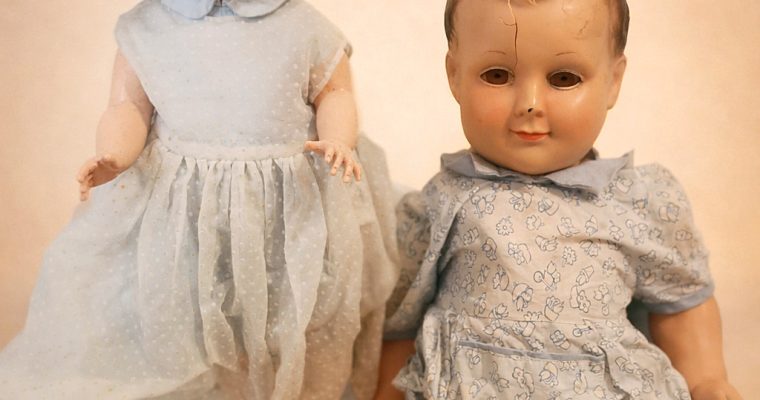 DON DE POUPÉES ANCIENNES : RAYNAL ET PETITCOLLIN EN CELLULOÏD – MÉMOIRE ET ÉMOTION