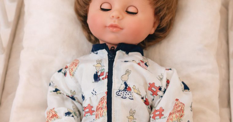 🧸 Tous ensemble… une poupée, trois personnes