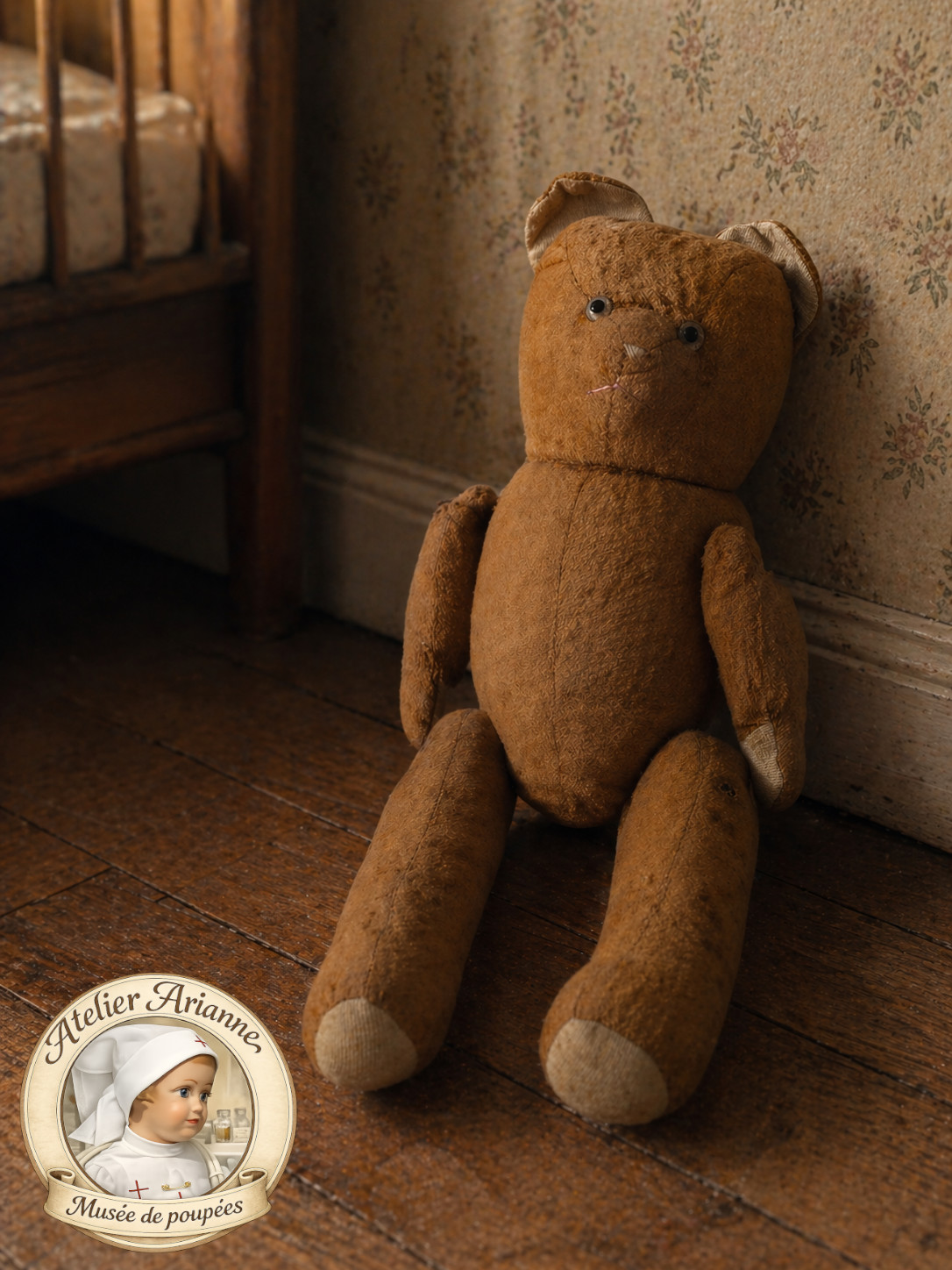 ✨ Un ours ancien… et toute une vie qu’il continue de porter ✨