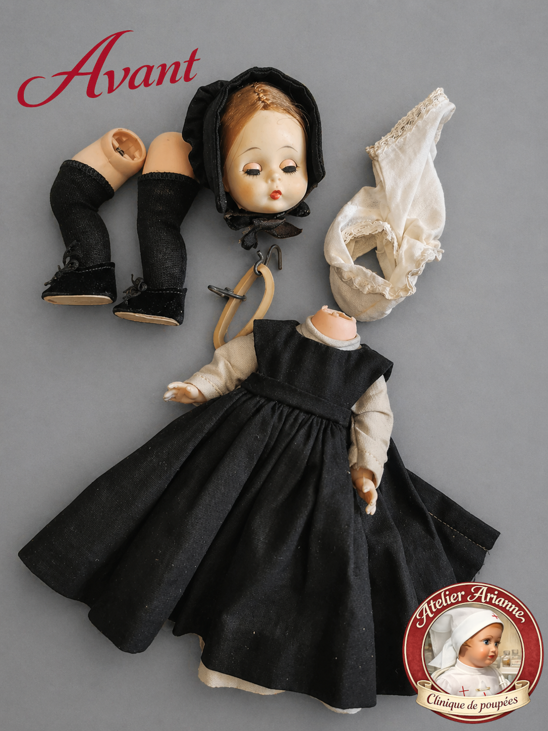  Avant restauration &ndash; poup&eacute;e d&eacute;mont&eacute;e, &eacute;lastiques d&eacute;tendus et &eacute;l&eacute;ments &agrave; reprendre.