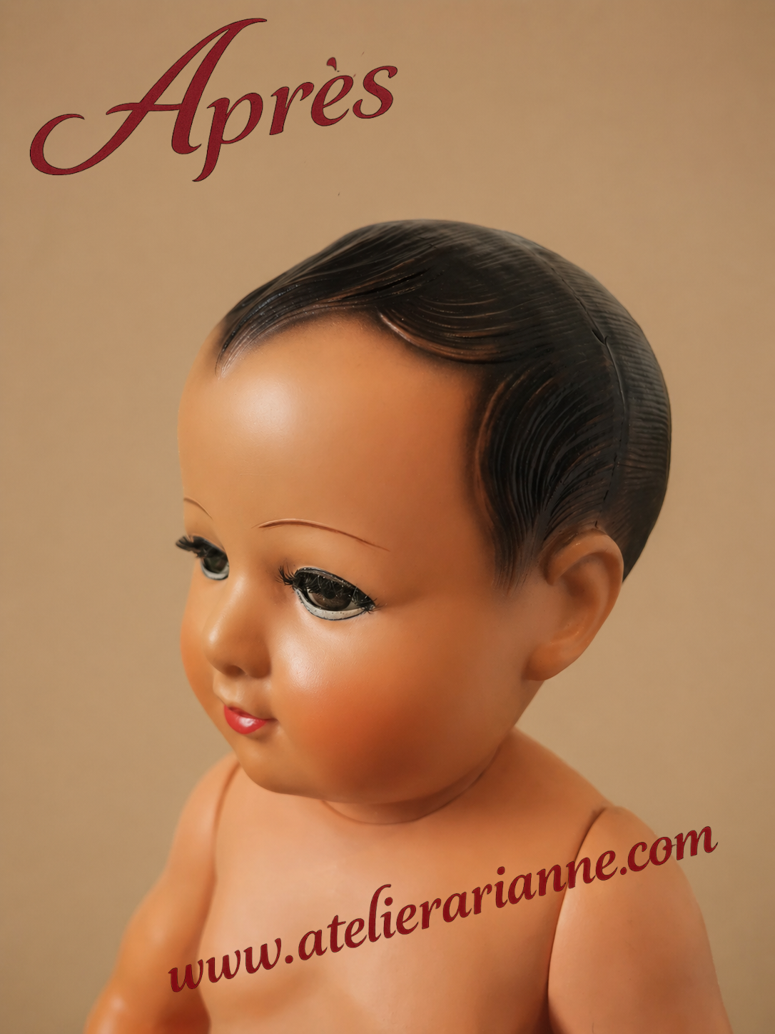 Apr&egrave;s restauration &ndash; Atelier Arianne &ndash; clinique et mus&eacute;e de poup&eacute;es
Gros plan du baigneur Petitcollin en cellulo&iuml;d apr&egrave;s restauration. Reprise d&eacute;licate du visage, pose de nouveaux cils, regard raviv&eacute; et cheveux moul&eacute;s remis en valeur.