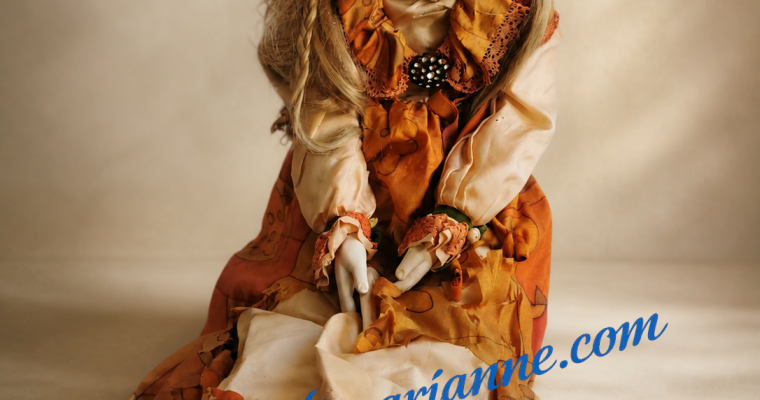Deux poupées Girofla de 1975 rejoignent le musée Atelier Arianne grâce au don de Madame Martine