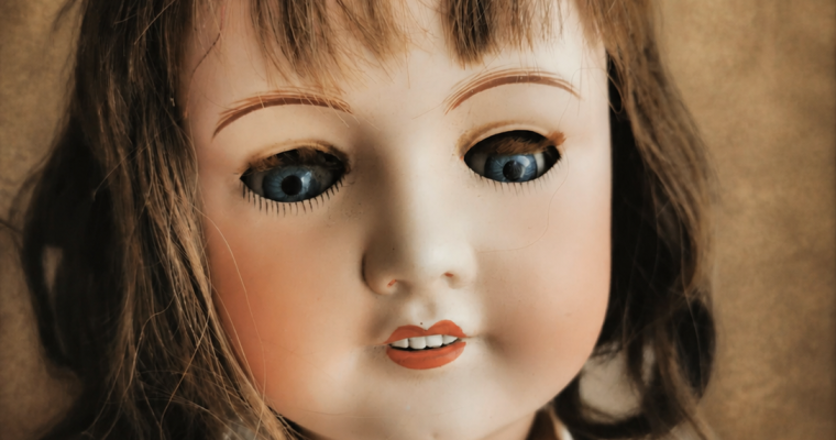 💙 Tous ensemble dans la vie du musée : la poupée Paris 301 de la grand-mère de Sylveine 💙