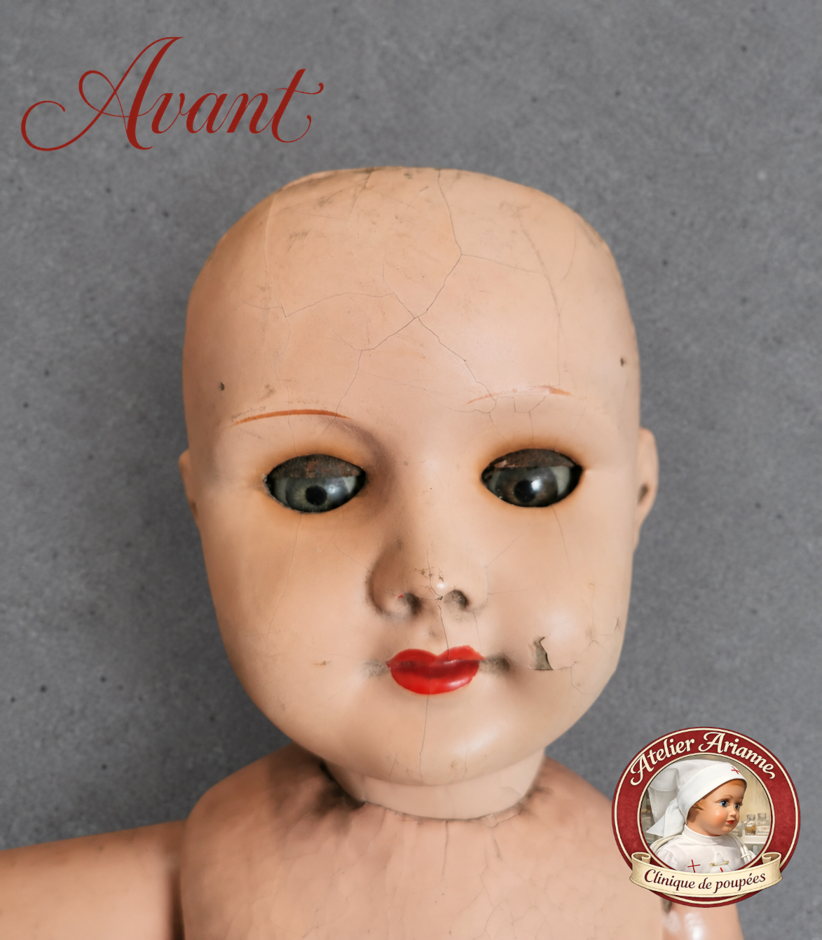 Le visage portait de nombreuses traces du temps.